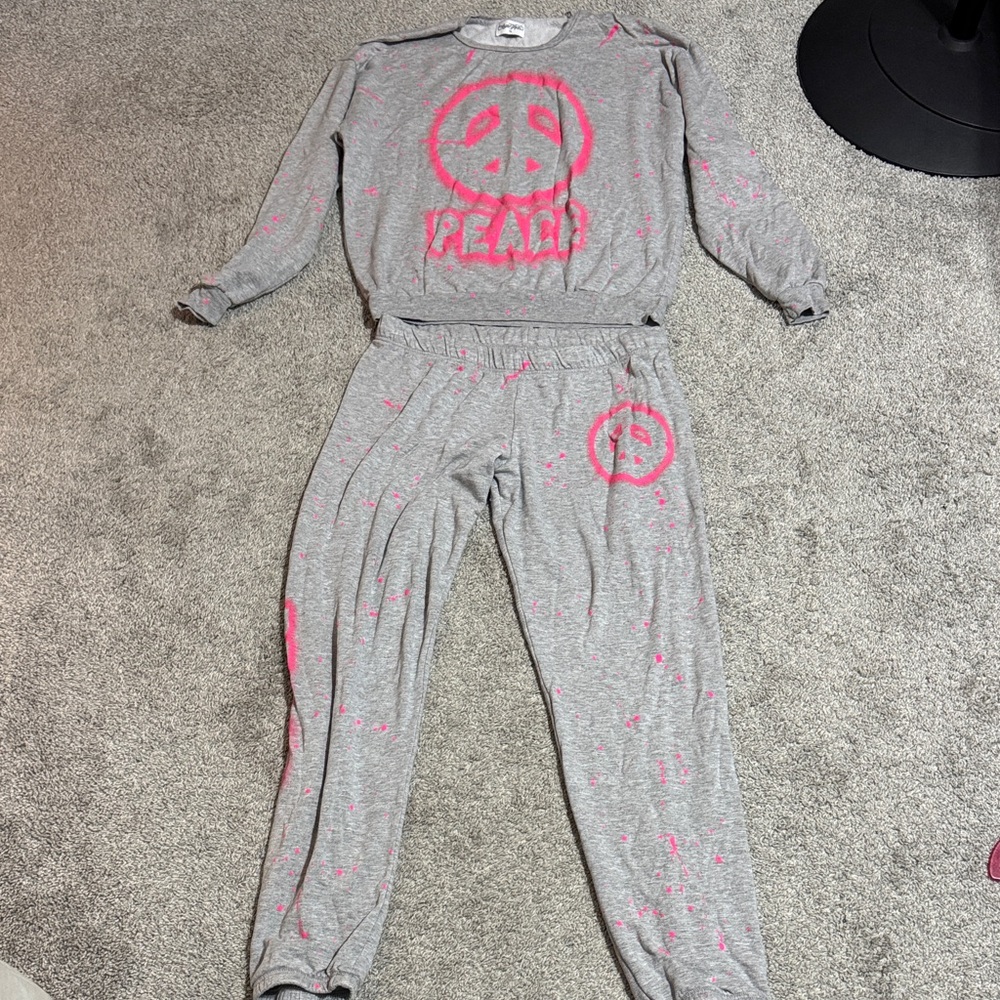Lauren Moshi gray and Pink Peace Sign set